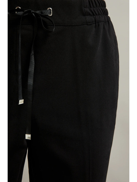 Moodo Čierne nohavice s rovnými nohavicami a opaskom Moodo