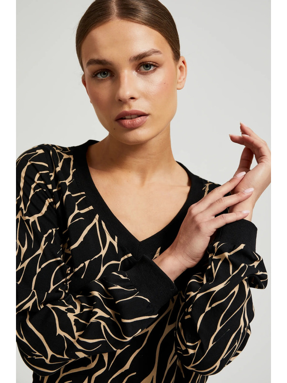 Moodo Viskózová košeľa s výstrihom do V čierna Moodo