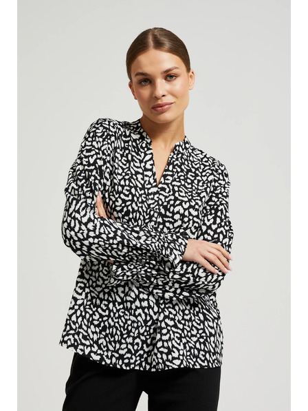 Moodo Čierna košeľa s výstrihom do V bez goliera Moodo