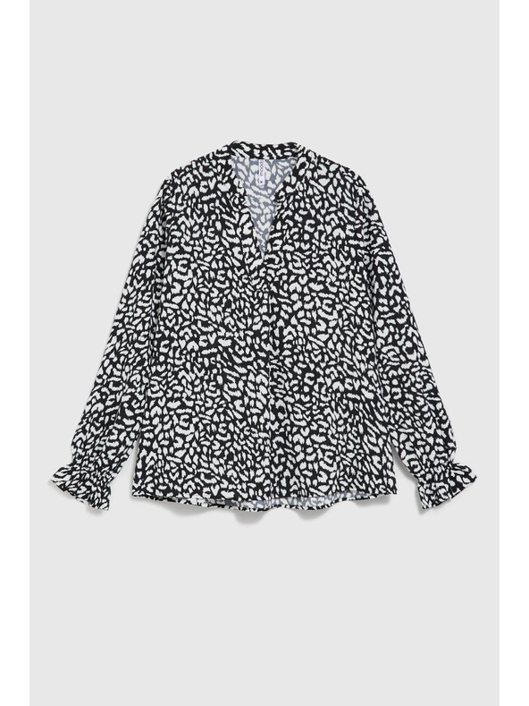 Moodo Čierna košeľa s výstrihom do V bez goliera Moodo