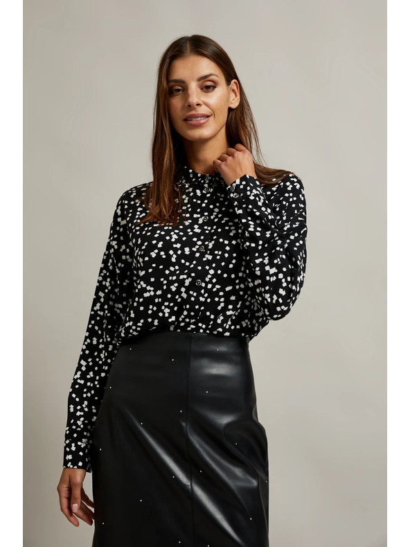 Moodo Čierna košeľa so vzorom s golierom Moodo