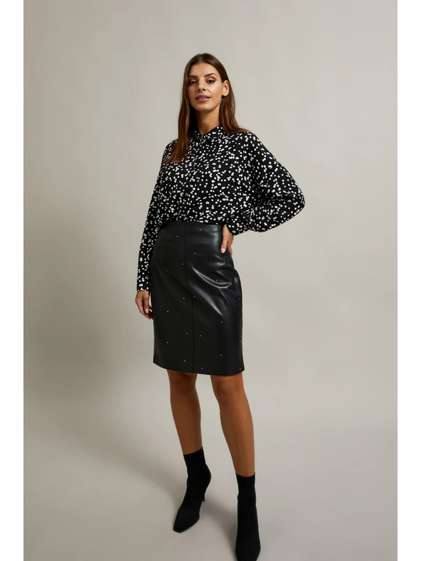 Moodo Čierna košeľa so vzorom s golierom Moodo