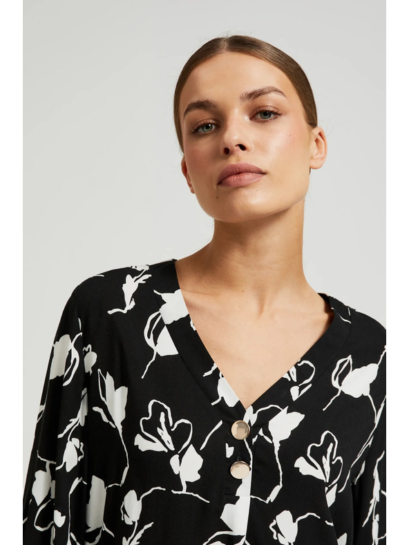 Moodo Čierna košeľa s kvetinovým potlačou Moodo