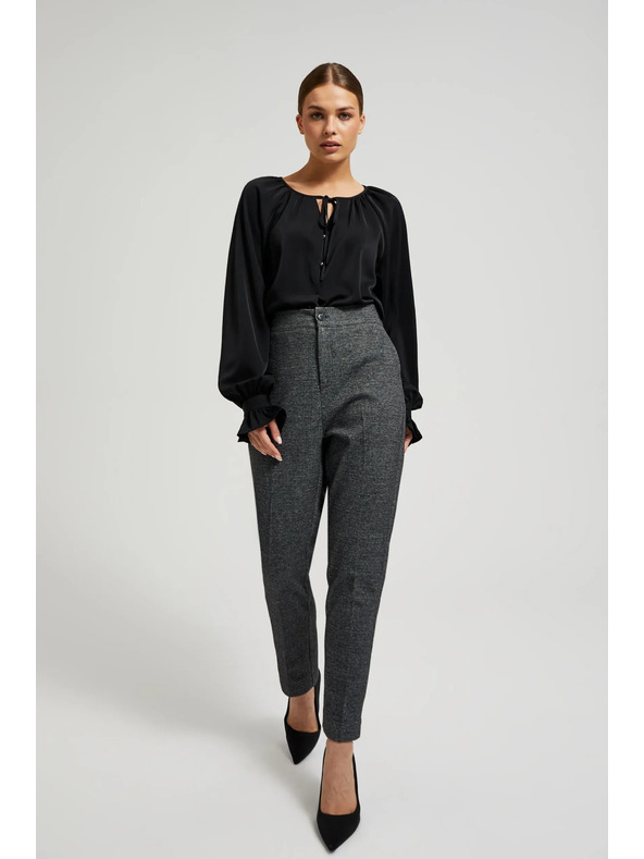 Moodo Čierna košeľa s naberanými rukávmi a viazaným výstrihom Moodo