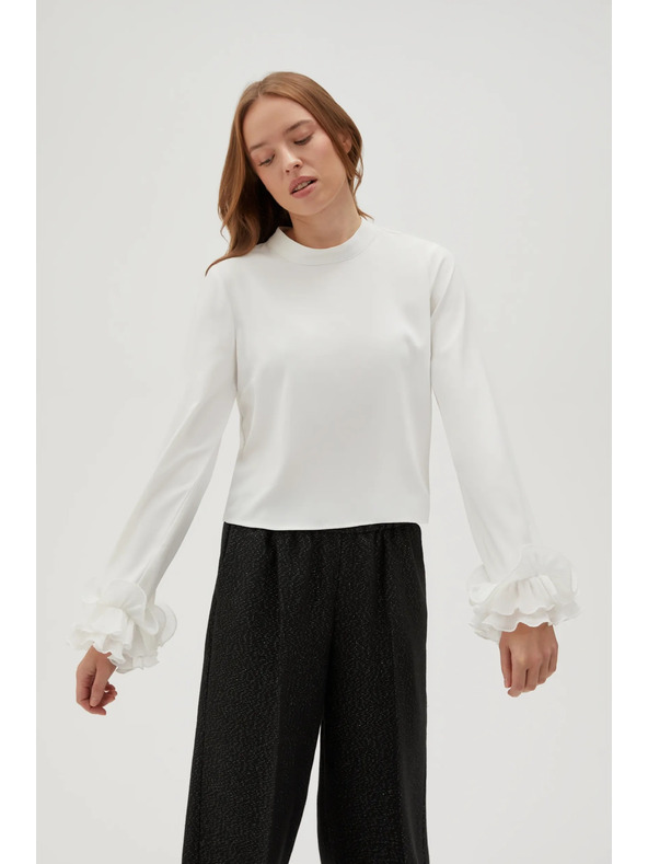 Moodo Biela košeľa s volánmi na rukávoch Moodo