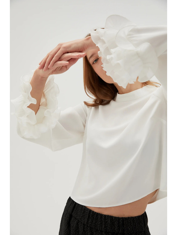 Moodo Biela košeľa s volánmi na rukávoch Moodo