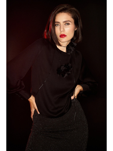 Moodo Elegantná košeľa čierna s naberanými rukávmi Moodo