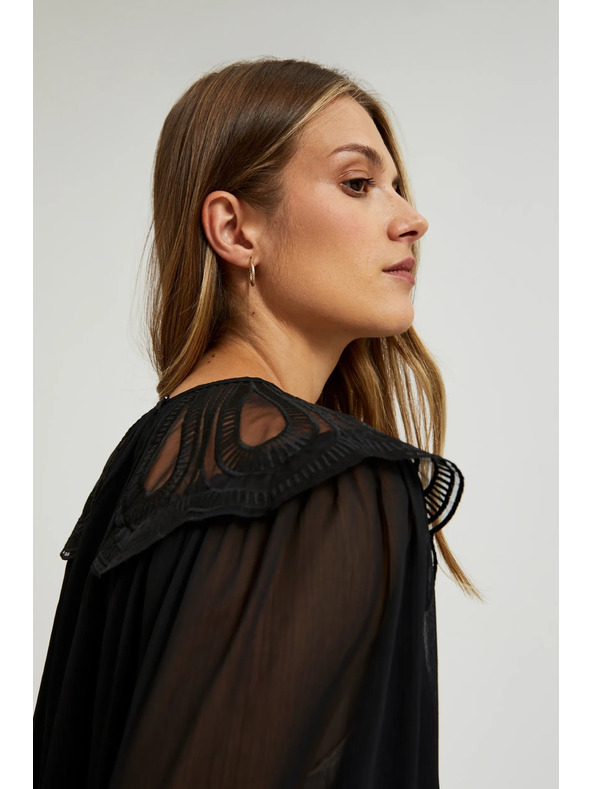 Moodo Čierna košeľa s ozdobným výstrihom Moodo