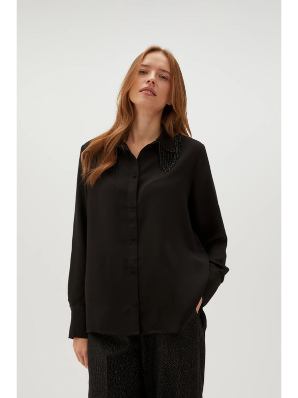 Moodo Čierna blúzka s ručne prišívanými korálkami Moodo