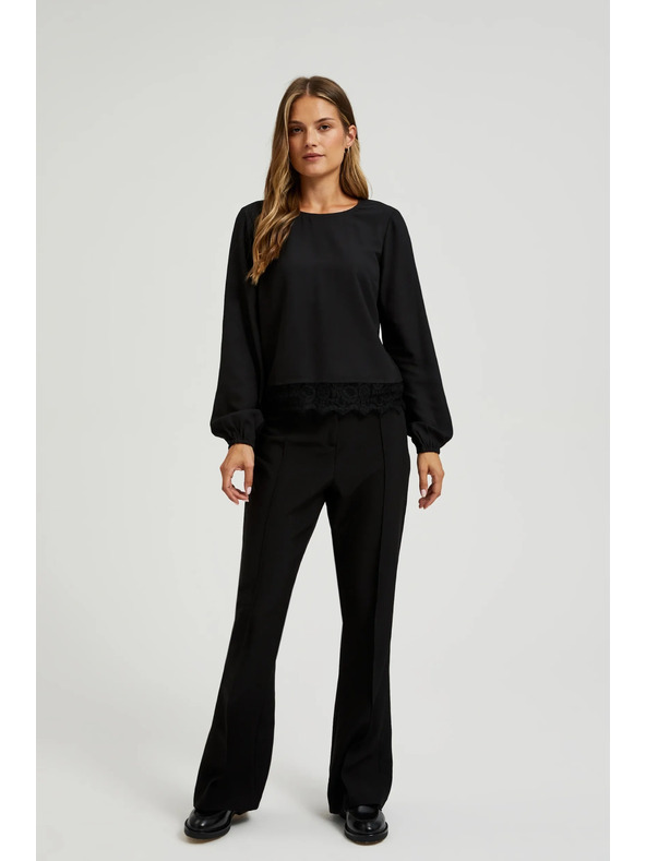 Moodo Čierna košeľa s čipkou a nadýchanými rukávmi Moodo