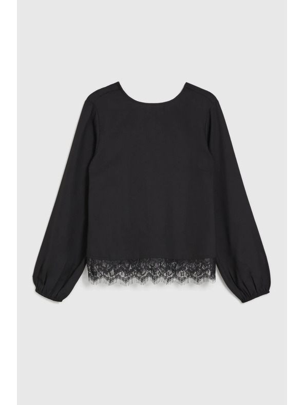 Moodo Čierna košeľa s čipkou a nadýchanými rukávmi Moodo