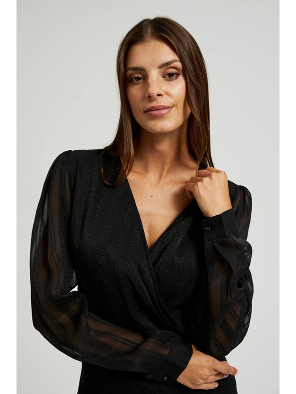 Moodo Elegantná košeľa čierna s výstrihom do V Moodo