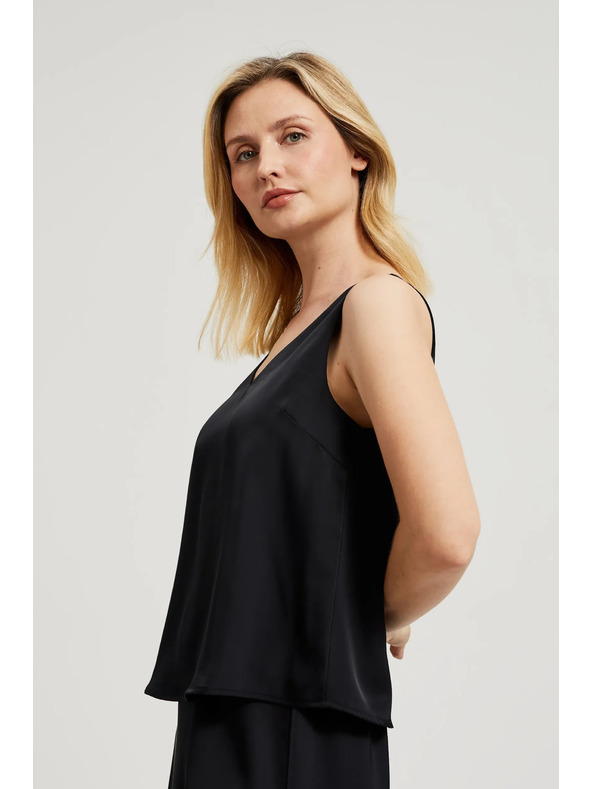 Moodo Hladká košeľa s výstrihom do véčka čierna Moodo