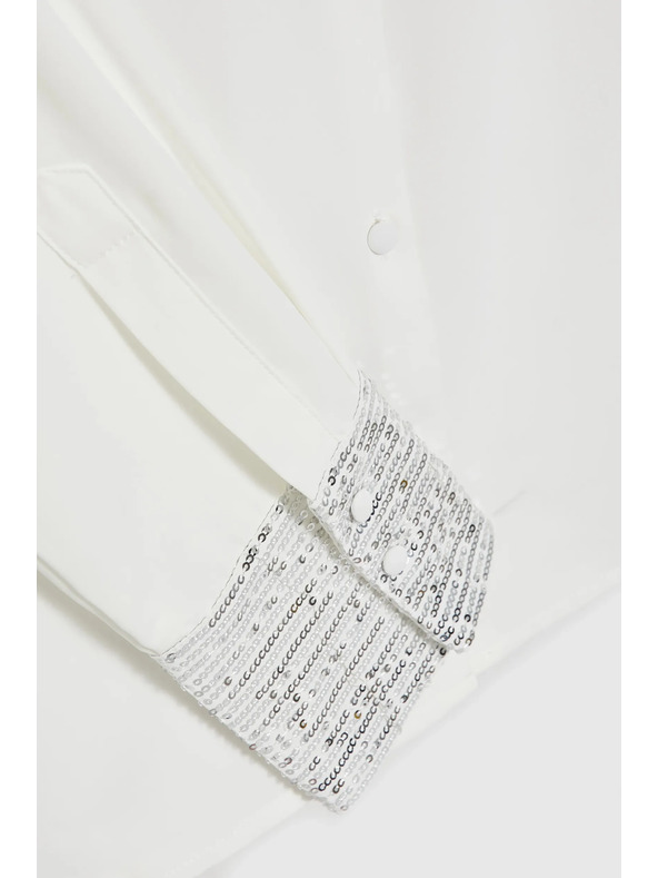 Moodo Biela košeľa s flitrami na manžetách Moodo