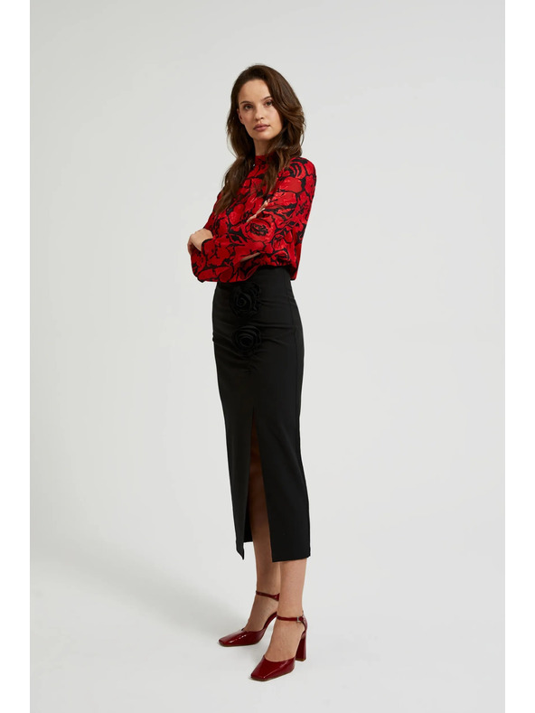 Moodo Čierna sukňa s ozdobnou ružou a rozparkom Moodo