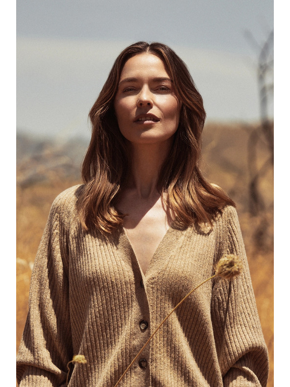 Moodo Béžový kardigan na gombíky s nafúknutými rukávmi Moodo