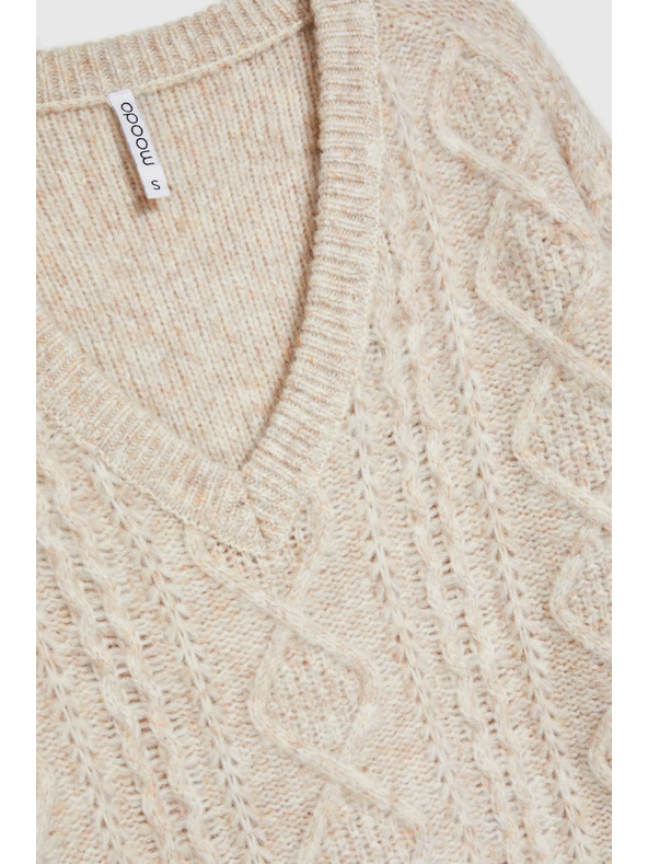 Moodo Pletený béžový sveter so výstrihom do V Moodo
