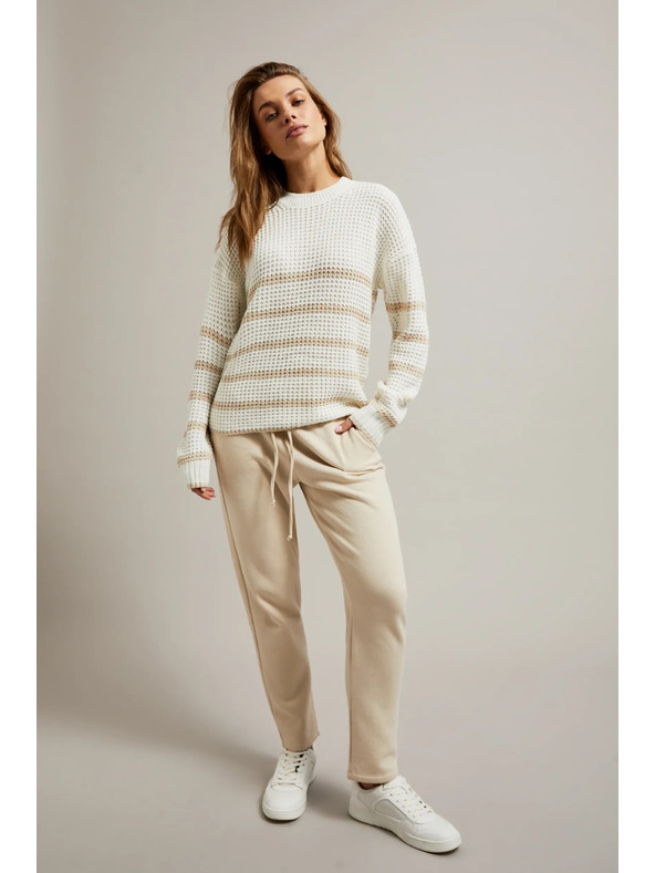 Moodo Béžový sveter s pruhmi a okrúhlym výstrihom Moodo