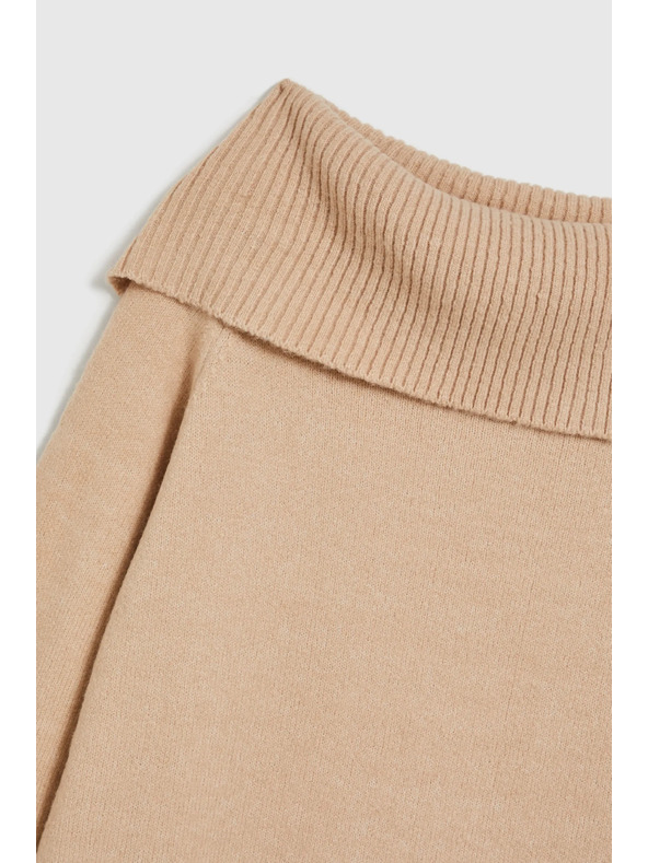 Moodo Béžový sveter so zhrnutým výstrihom Moodo