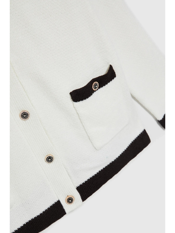 Moodo Rozopínací sveter so zdobnými gombíkmi biely Moodo