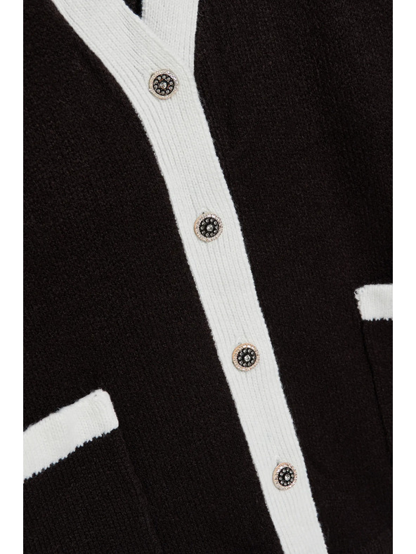 Moodo Čierny kardigán so zdobnými gombíkmi a dlhými rukávmi Moodo