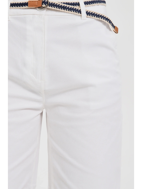 Moodo Bavlnené šortky s opaskom biele Moodo