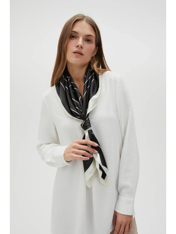 Moodo Bielo-čierny dámsky vzorovaný šál Moodo