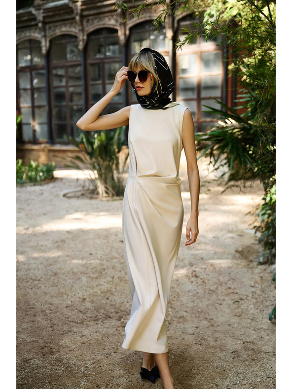 Moodo Bielo-čierny dámsky vzorovaný šál Moodo