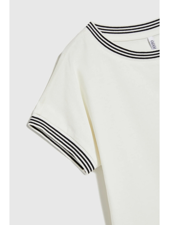 Moodo Women's White T-Shirt Moodo