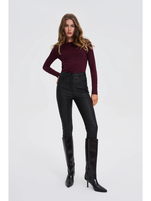 Moodo Priliehavá blúzka s dlhými rukávmi vínová Moodo