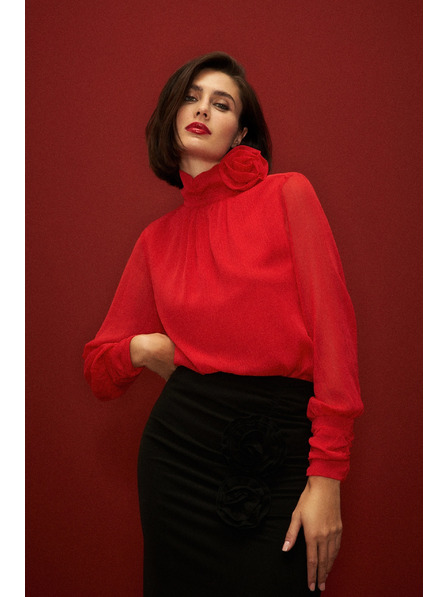 Moodo Elegantná košeľa s dekoratívnou ružou červená Moodo