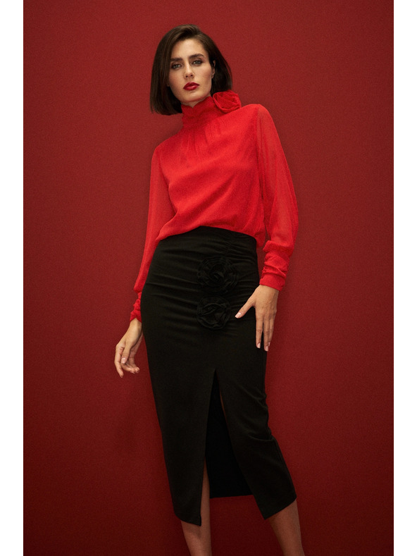 Moodo Elegantná košeľa s dekoratívnou ružou červená Moodo