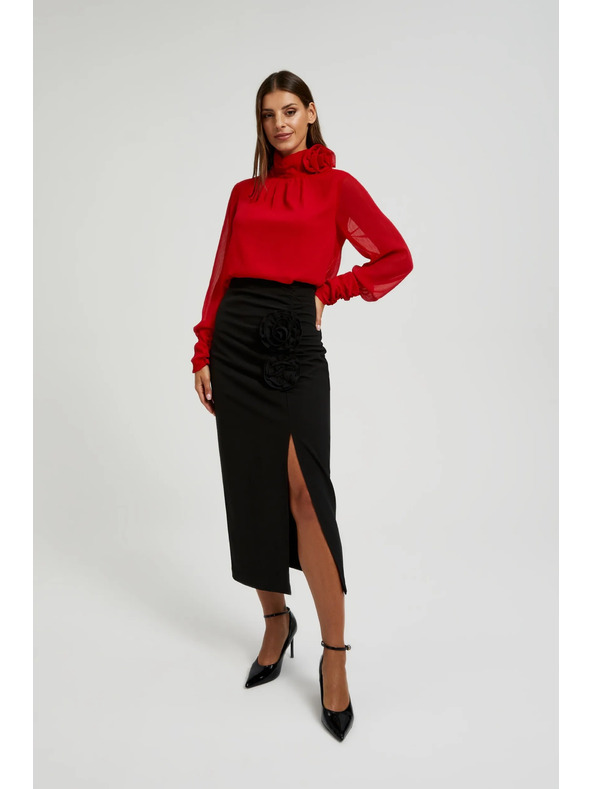 Moodo Elegantná košeľa s dekoratívnou ružou červená Moodo