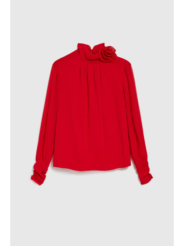 Moodo Elegantná košeľa s dekoratívnou ružou červená Moodo