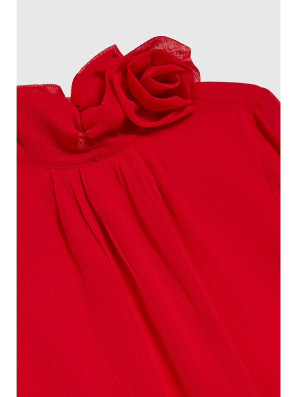 Moodo Elegantná košeľa s dekoratívnou ružou červená Moodo