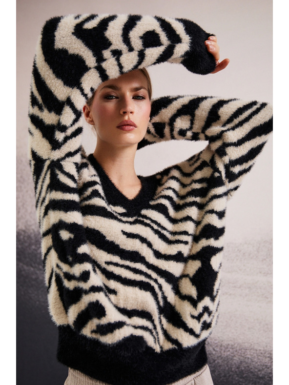 Moodo Vzorovaný sveter čierny Moodo