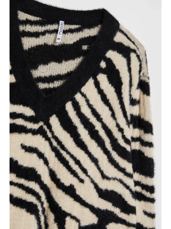 Moodo Vzorovaný sveter čierny Moodo