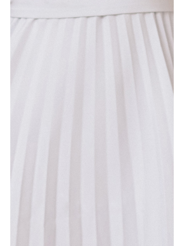 numoco LILA Plisované šaty s krátkym rukávom a pásom - šedé