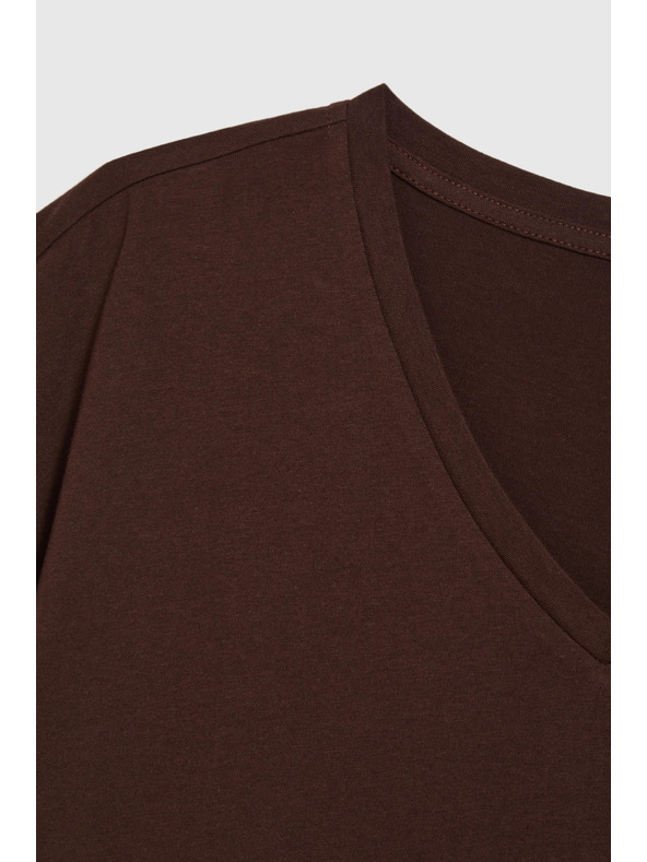 Moodo Bavlnené tričko s výstrihom do "V" hnedé Moodo