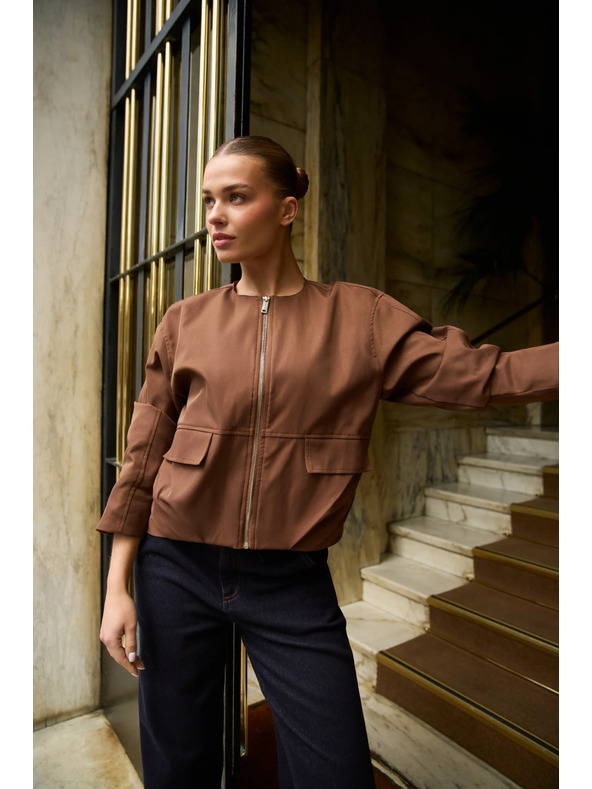 Moodo Krátka bunda hnedá Moodo