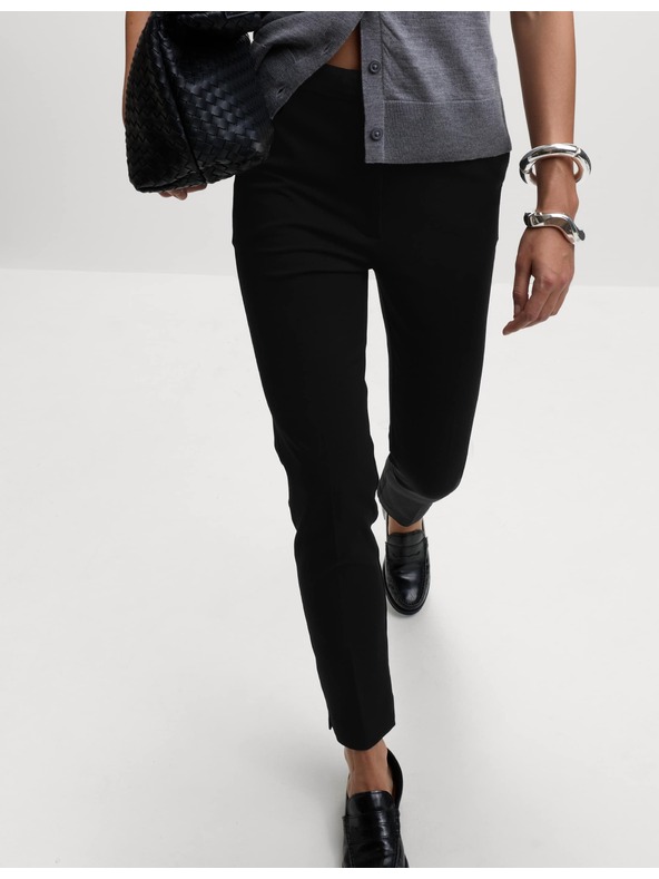 Marks & Spencer Nohavice úzkeho strihu po členky Marks & Spencer čierna