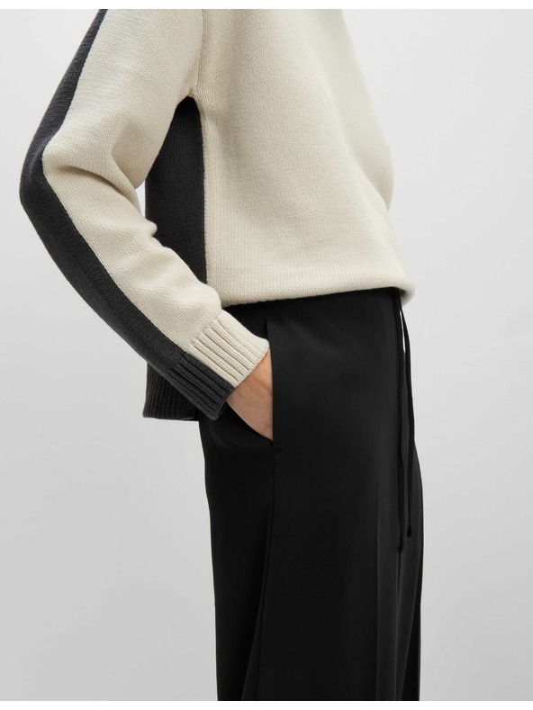 Marks & Spencer Krepové nohavice so širokými nohavicami a elastickým pásom Marks & Spencer čierne