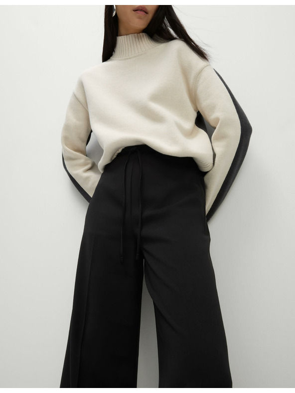 Marks & Spencer Krepové nohavice so širokými nohavicami a elastickým pásom Marks & Spencer čierne