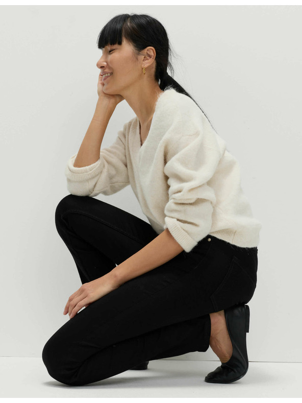 Marks & Spencer Džínsy Lily úzkeho strihu so strečom Marks & Spencer čierna