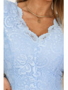 numoco AMBER Elegantné dlhé čipkované šaty s výstrihom - svetlo modré