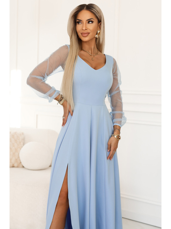 numoco LORETTA Jedinečné dlhé šaty s tylový rukávmi a výstrihom - svetlo modré