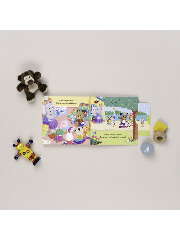 BAAGL  MEDVEDÍK ŠIKOVNÝ ŠKOLÁKOM – Obrázky s pohyblivými prvkami