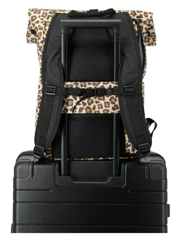 Travelite Batoh Travelite Basics Rollup Backpack Leopard