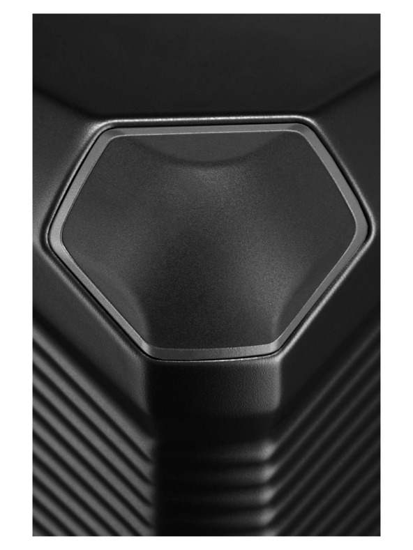 Travelite Cestovný kufor Travelite Millennium M Black