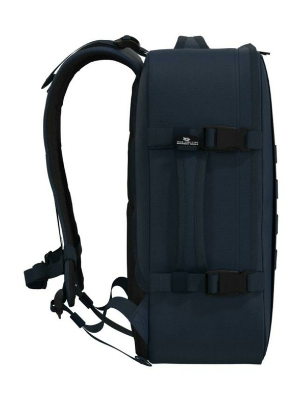 CabinZero Tmavomodrý batoh CabinZero Military (28L)